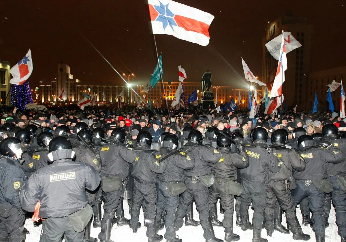 19 декабря 2011. Плошча 2010 Минск. Площадь 2010 Минск протесты. Протесты в Минске 2006. Беларусь 2006 митинг.