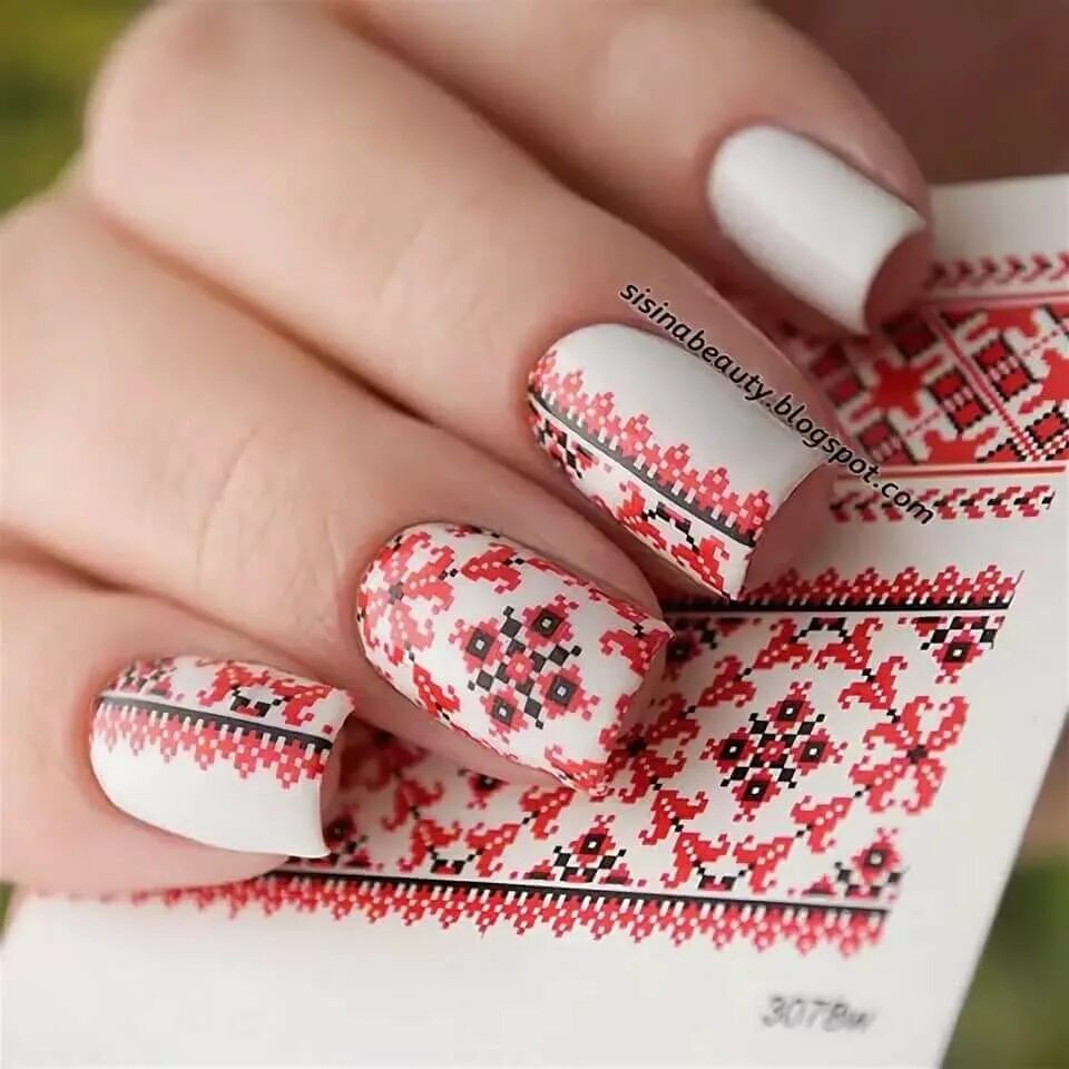 фольклорный стиль на ногтях. ногти в народном стиле. маникюр в украинском стиле. народная ногти. народная ногти.