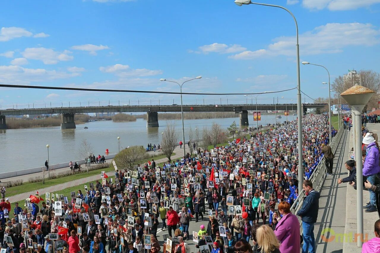 Комсомольский мост Омск. Комсомольский мост Омск фото. Омск набережная Юбилейный. Омская крепость день Победы.