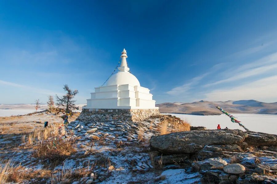 остров огой на ольхоне. ступа на острове огой. ступа байкал огой. ступа просветления на острове огой. мыс огой ступа.