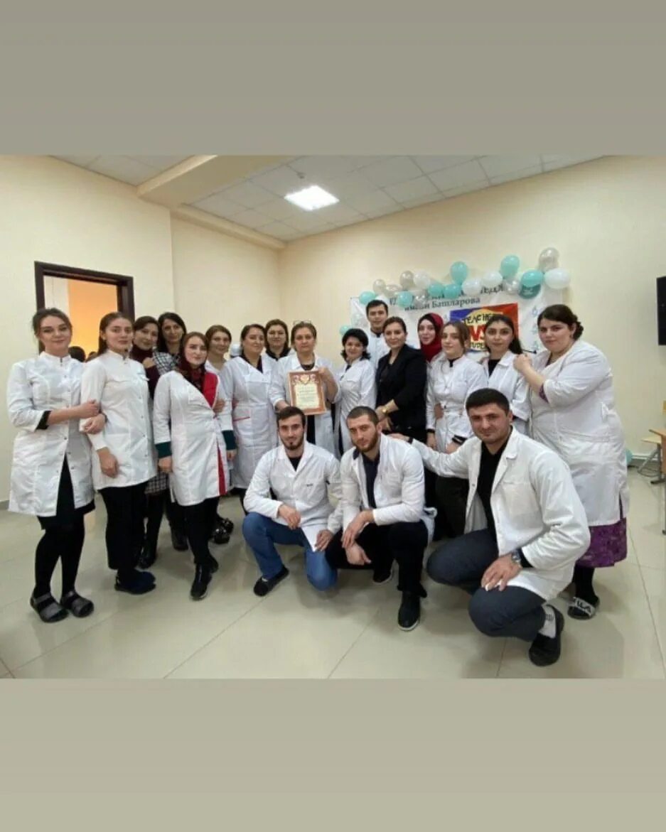 Избербаш медицинский. Башларова колледж в избербаше. Башларова колледж в махачкале. Врачи цгб г. Больница избербаш.