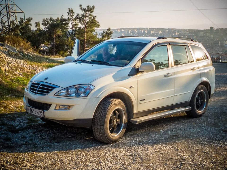 SSANGYONG Kyron 18 диски. Саньенг Кайрон на 18 дисках. SSANGYONG Kyron диски r18. SSANGYONG Kyron колеса.