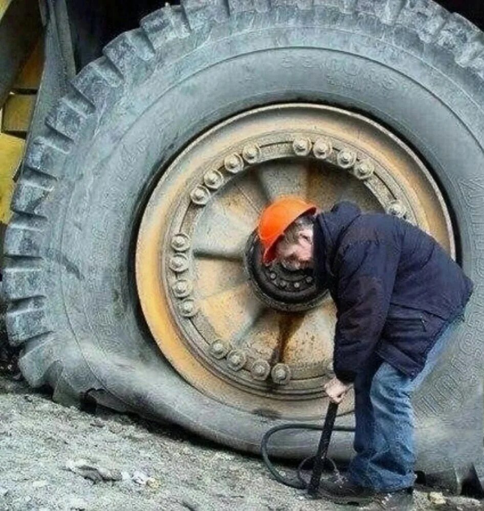 Колеса прикол. Шиномонтаж приколы. шины прикол. смешное про оптимизм. шиномонтаж юмор.