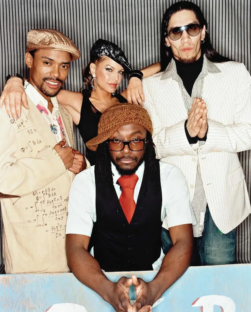 Зарубежная группа название. Группа the Black eyed Peas. Группа the Black eyed Peas 2020. Блэк Айд Пис состав группы. Black eyed Peas фото.