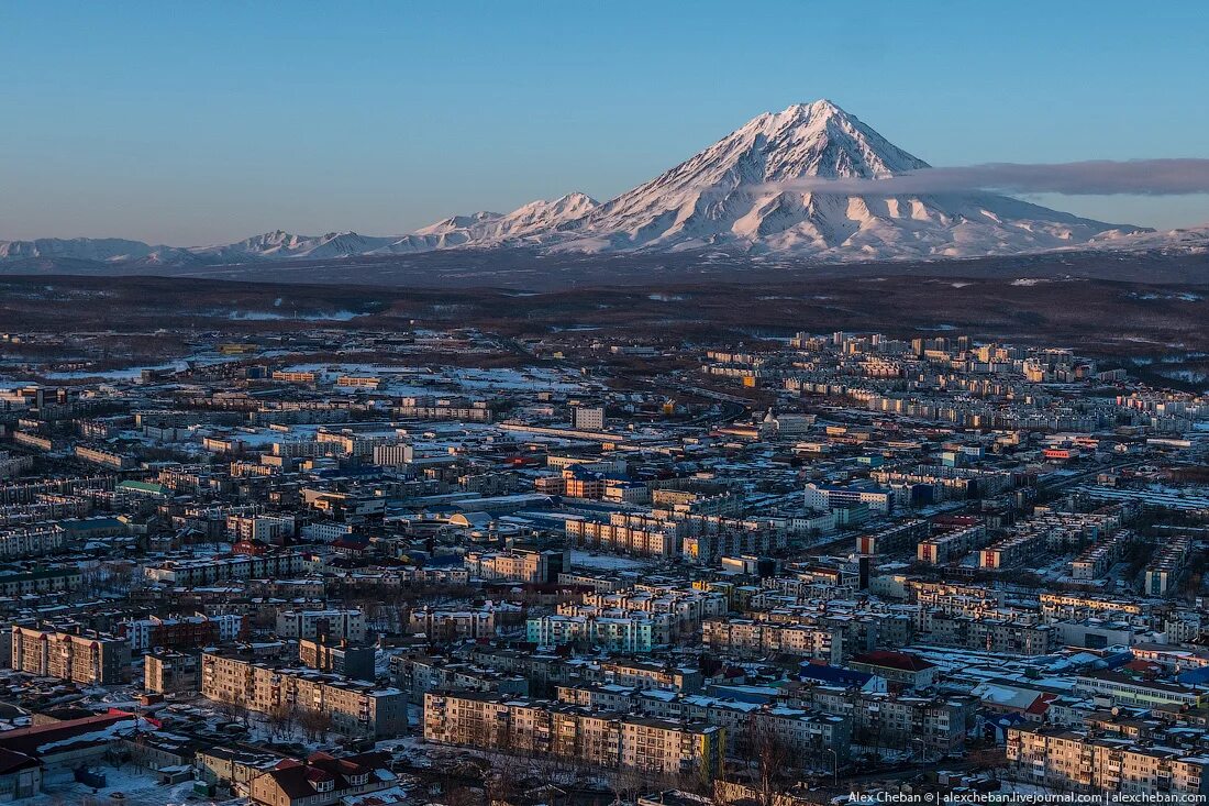 Время в петровском камчатский. Петропавловск-камчатский город. центр петропавловска-камчатского. петропавловск камчатка. дальний восток петропавловск-камчатский.