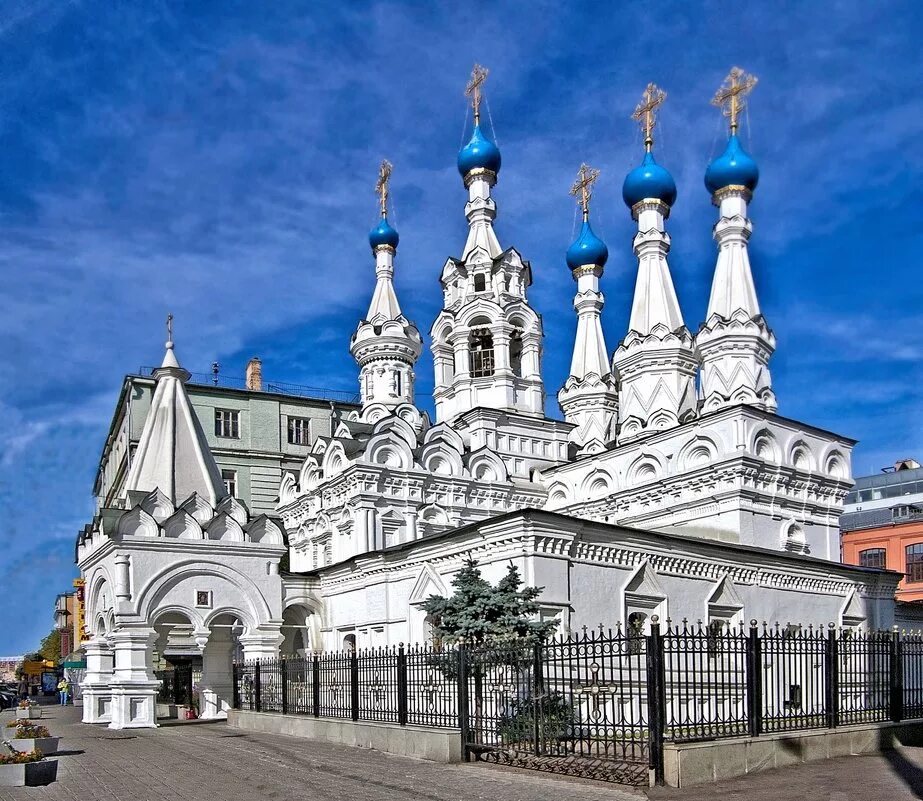 Церковь рождества богородицы в путинках храм. Храм рождества богородицы в пу. Церковь рождества в путинках в москве. Церковь рождества богородицы в москве. Церковь рождества в путинках в москве.
