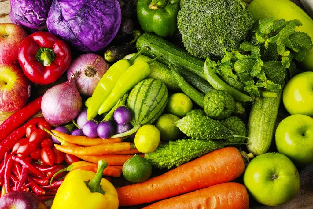 Фрукты овощи на ц. Органические овощи. Органические продукты. Экологически чистые овощи. Экологически чистые фрукты и овощи.
