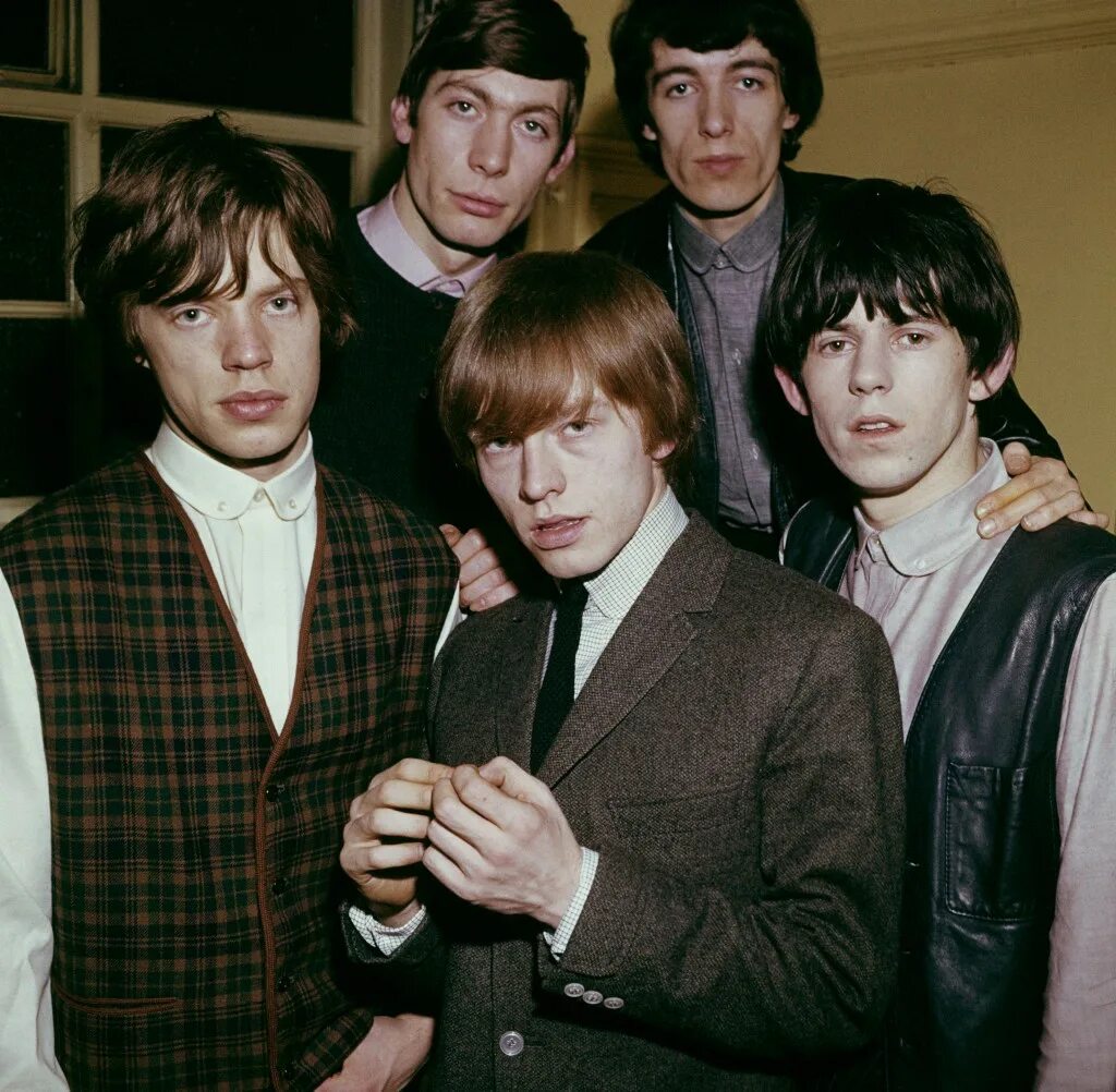 I rolling. Группа Роллинг стоунз. Группа the Rolling Stones в молодости. Группа the Rolling Stones 1965. Rolling Stones 1963.