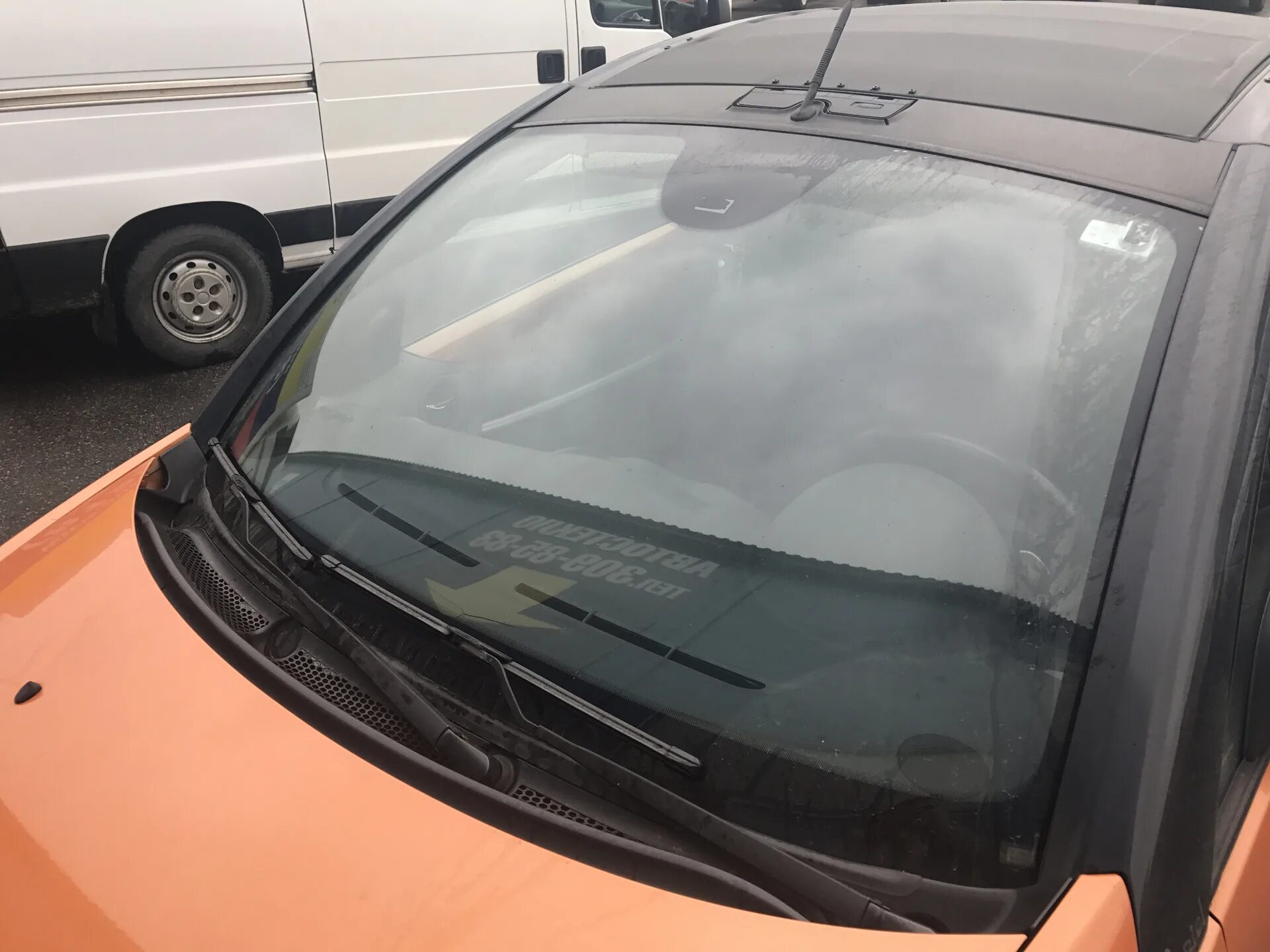 Ситроен заднее стекло изогнутое. Лобовое стекло ситроен джампи. Стекло citroen. Панорамное стекло на ситроен с3 2010 года. Ситроен лобовое стекло.