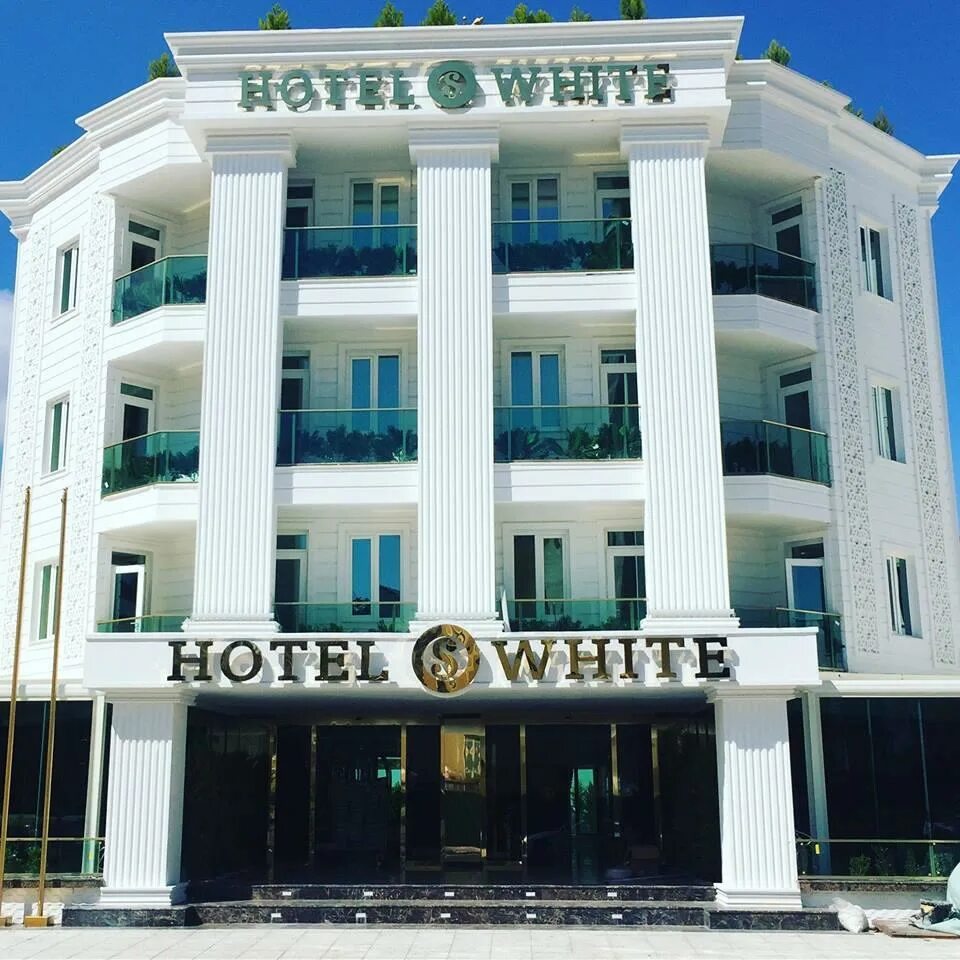 White hotel турция. Вайт отель Турция. Белый отель в Турции. Отель в Анталии белый. Анталия отель White Gold.
