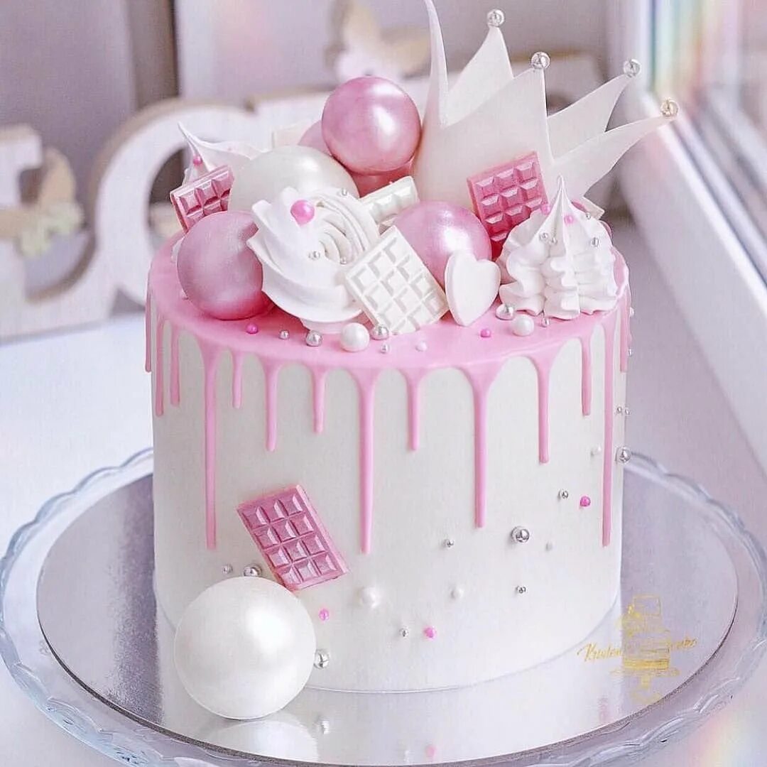 Торт девочка. Украшение торта для девочки. Нежный торт для девочки. Торт на день рождения девочке. Красивые торты 11 лет
