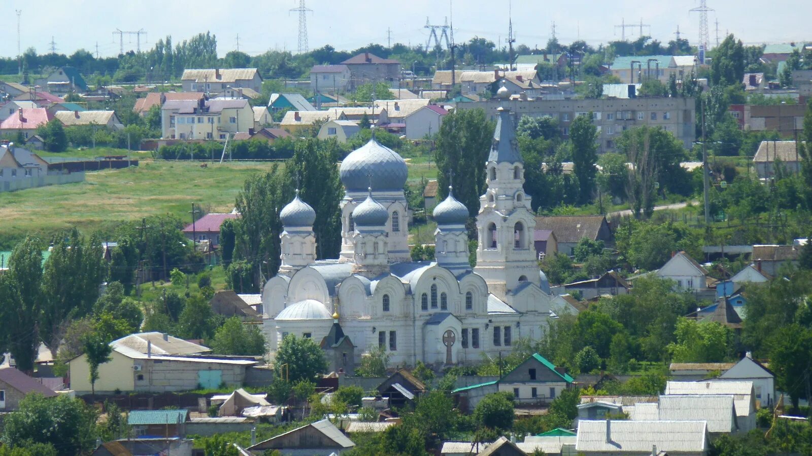 Погода волгоградская область поселок. Храм Архангела Михаила Ерзовка Волгоградской области. Ерзовка храм Архангела Михаила. Храм Архангела Михаила Волгоград Ерзовка. Храм Михаила Архангела в Ерзовке Волгоградской области.