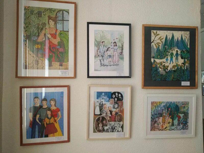 Выставка художественных работ учащихся. Выставка работ учащихся художественной школы. Стенды для художественных выставок. История россии арт выставка творческих работ. Выставка детской художественной школы.