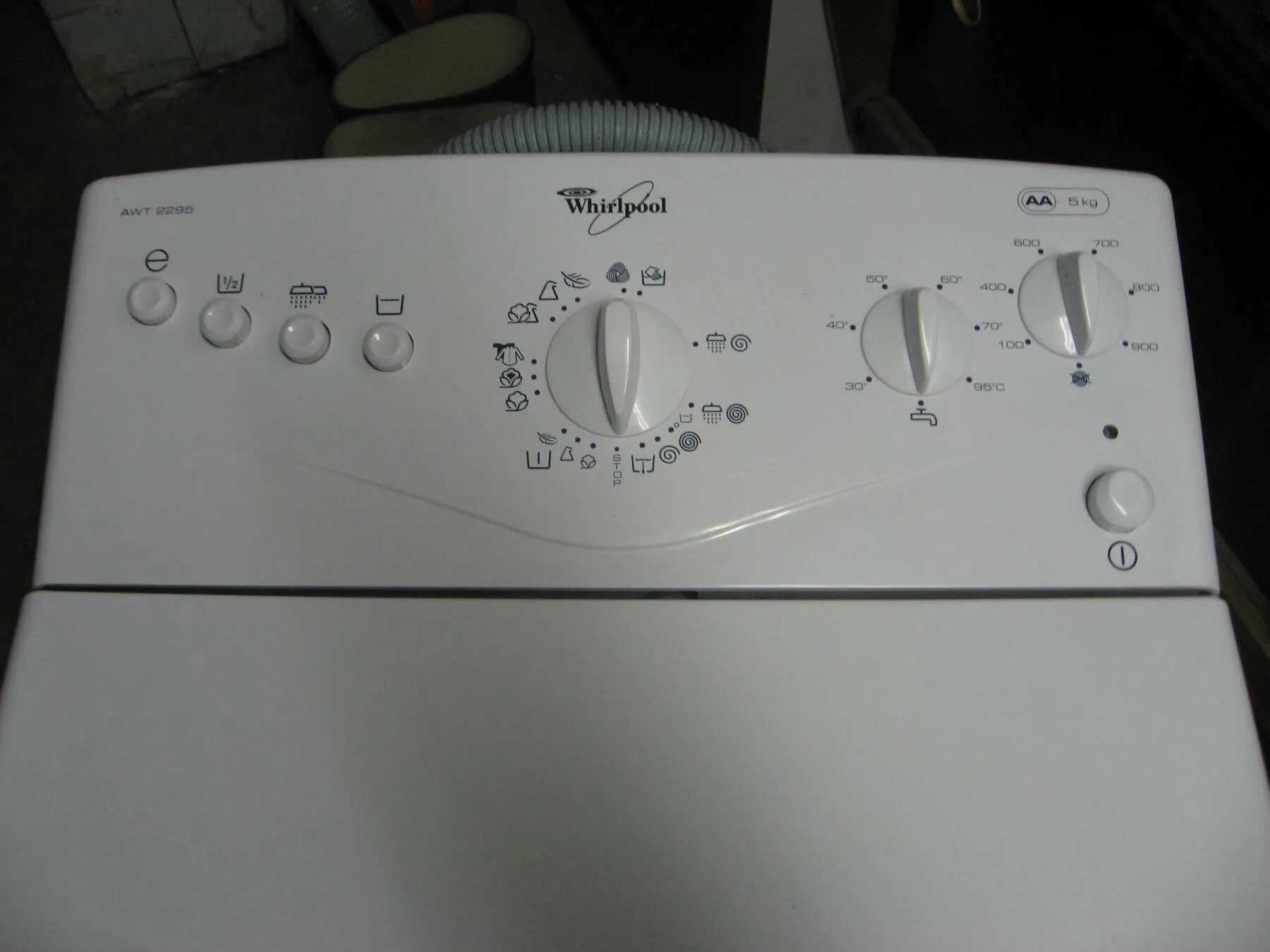 Whirlpool AWT 2295. Стиральная машинка Whirlpool с вертикальной загрузкой. Машинка Вирпул вертикальная. Whirlpool стиральная машина с вертикальной загрузкой awt7125. Стиралка вертикалка