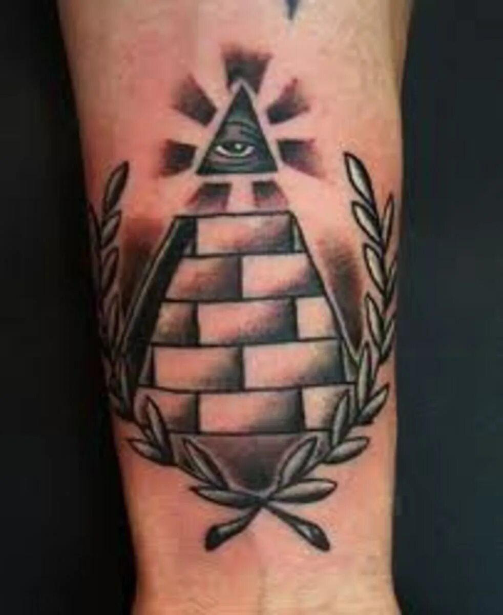 масонское око тату. масонская пирамида тату. тату пирамида. тату пирамида значение. масонская пирамида тату.