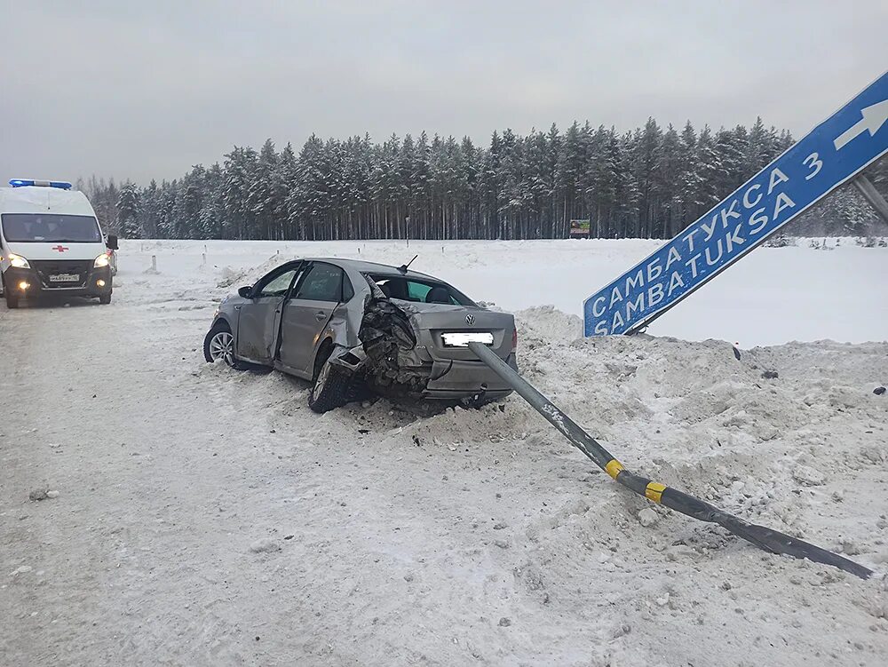 ДТП В Карелии 30 декабря 2021. Авария на трассе кола в Карелии. Авария в Карелии Олонецком районе. 28 декабря 2021 года