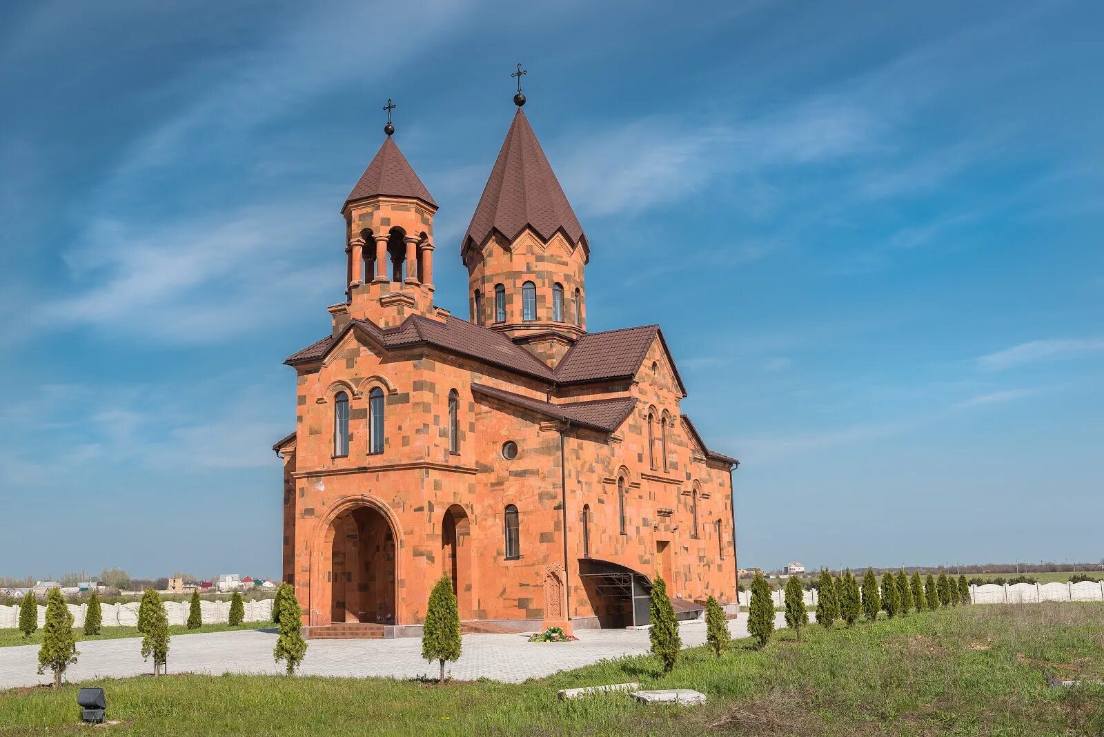 Почему армянский церковь. Армянская Апостольская Церковь в Армении. Церковь Сурб Аменапркич Нижний Новгород. Григорианская Церковь Ереван. Армянская Церковь Святого Григория просветителя Владикавказ.