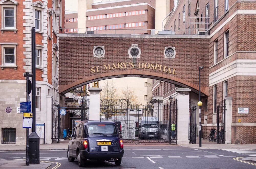 Госпиталь марии лондон. St marys hospital. St mary's hospital фф. Госпиталь святой марии больницы великобритании. St mary's hospital london.