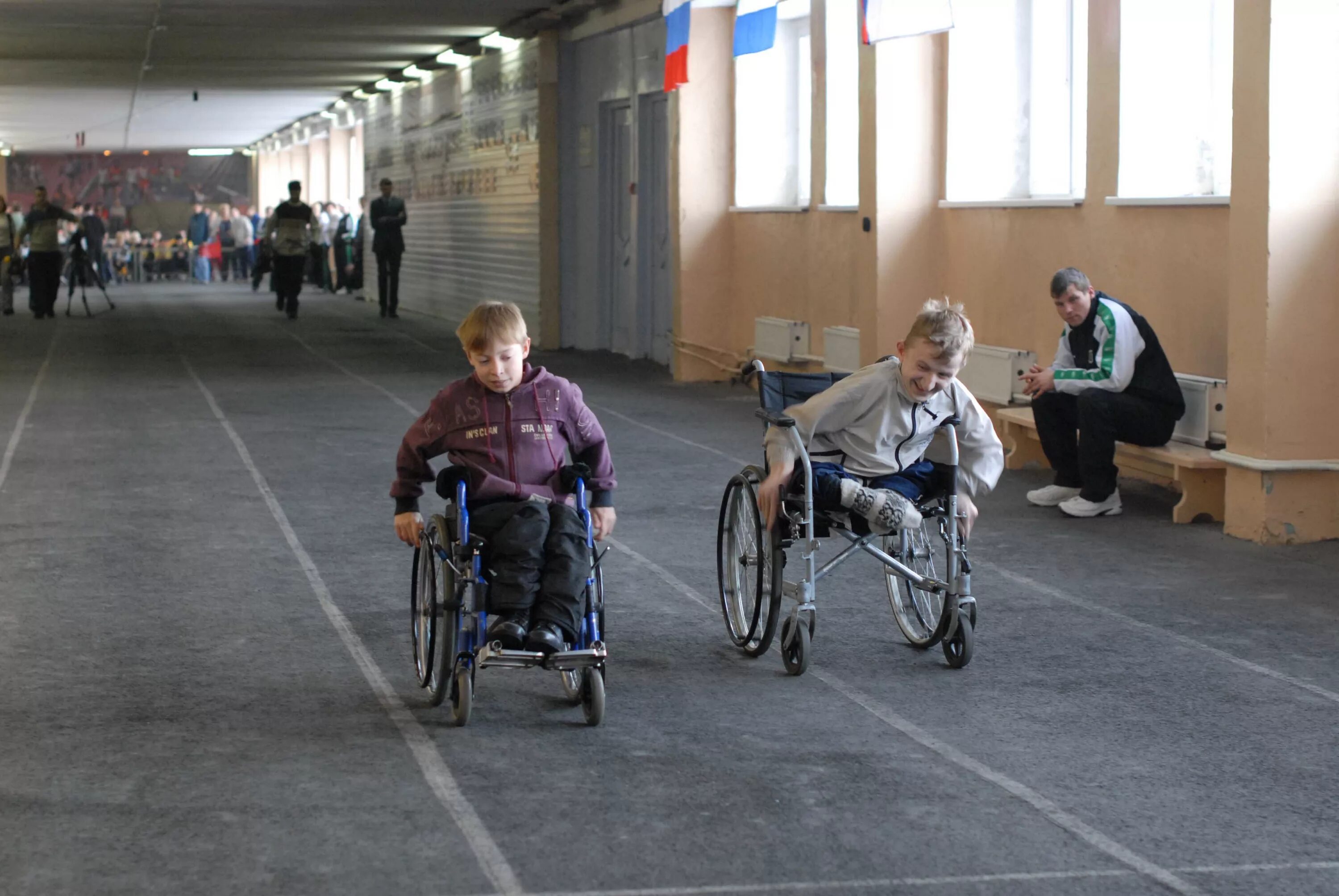 Инвалид детства россия. Дети инвалиды. Дети с ограниченными возможностями. Люди с ограниченными возможностями дети. Ребенок в инвалидной коляске.