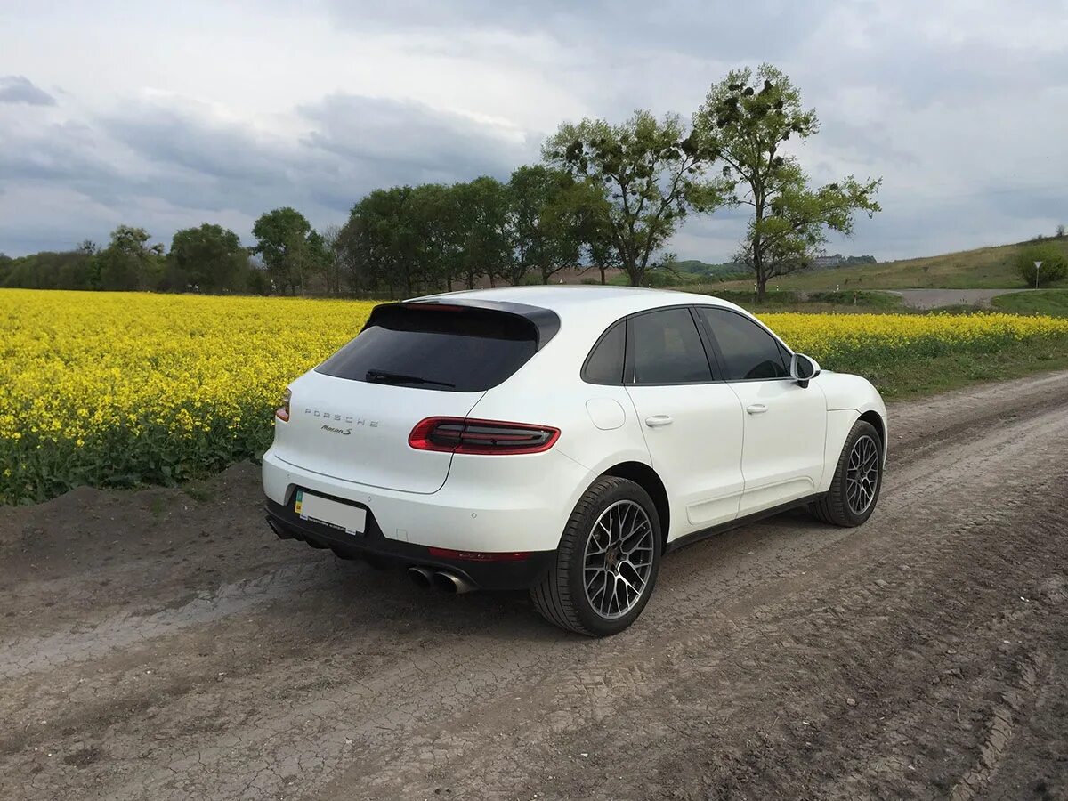 Макан купить билеты москва 2024. Porsche Macan Diesel белый. Porsche Macan drive2. Porsche Macan Diesel белый 2015. Porsche Macan 3.0 бежевый.