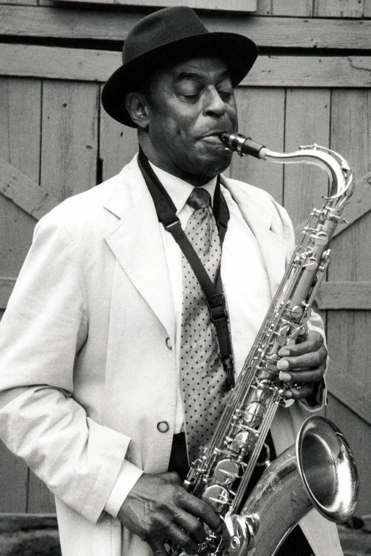 Archie Shepp. Афроамериканец музыкант джаз блюз. Афроамериканец музыкантджаз блуз. Хэнк Мобли саксофонисты.