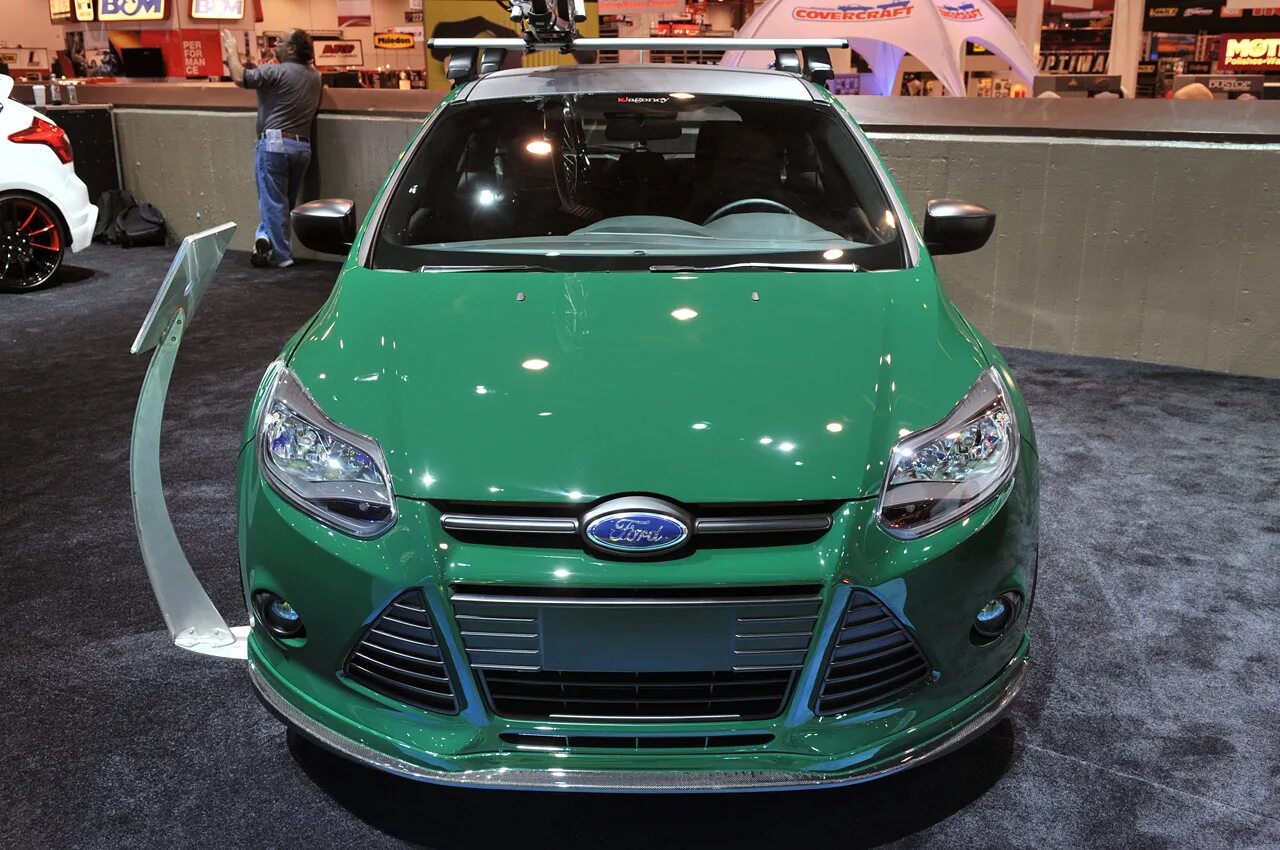 Тюнинг пластиком. Форд фокус 3 зеленый. Ford Focus 3 Tuning. Концепт Ford Focus 3. Ford Focus 3 хэтчбек зеленый.