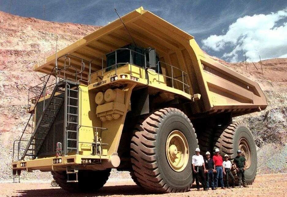 Самосвал Caterpillar 797b. БЕЛАЗ карьерный самосвал. Komatsu 930e. Коматсу 930e. Самая большая машина фото