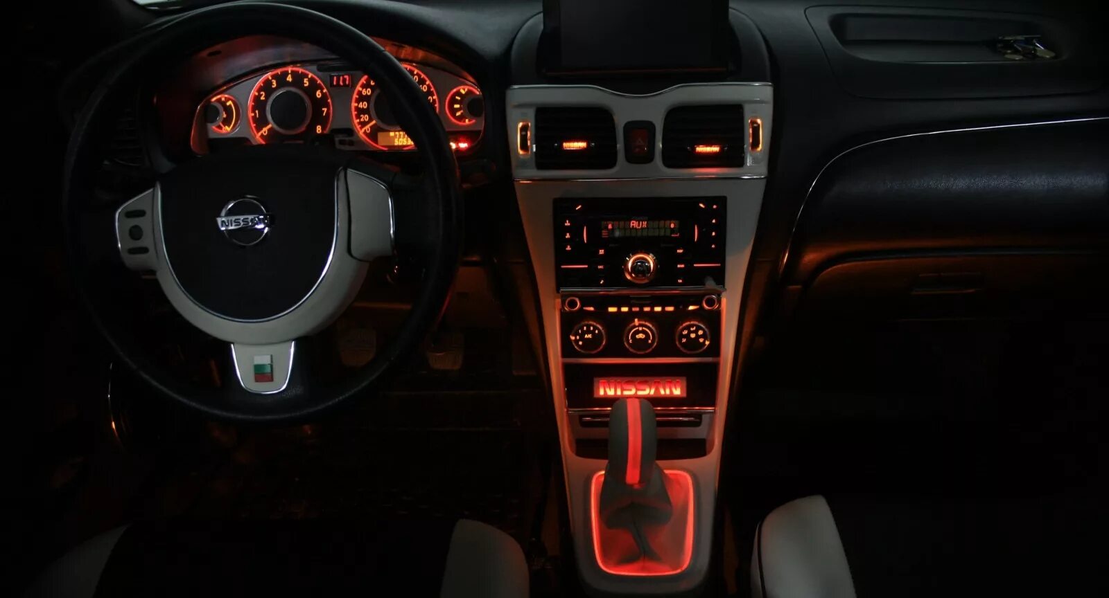 Альмера g15 подсветка. Nissan almera g15 пересвет салона. ниссан альмера классик салон ночью. подсветка салона nissan almera classic. пересвет салона nissan almera n16.