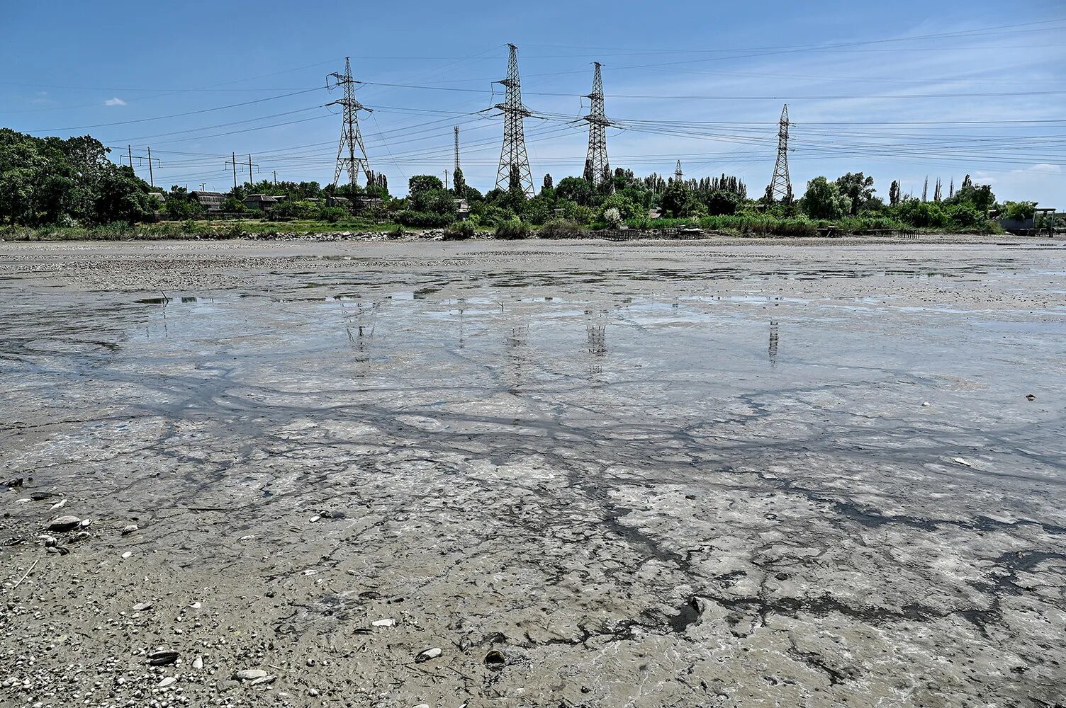 Обмеление Каховского водохранилища. Обмеление Каховского водохранилища спутниковые снимки. Затопление Каховского водохранилища. Затопление Каховской ГЭС.