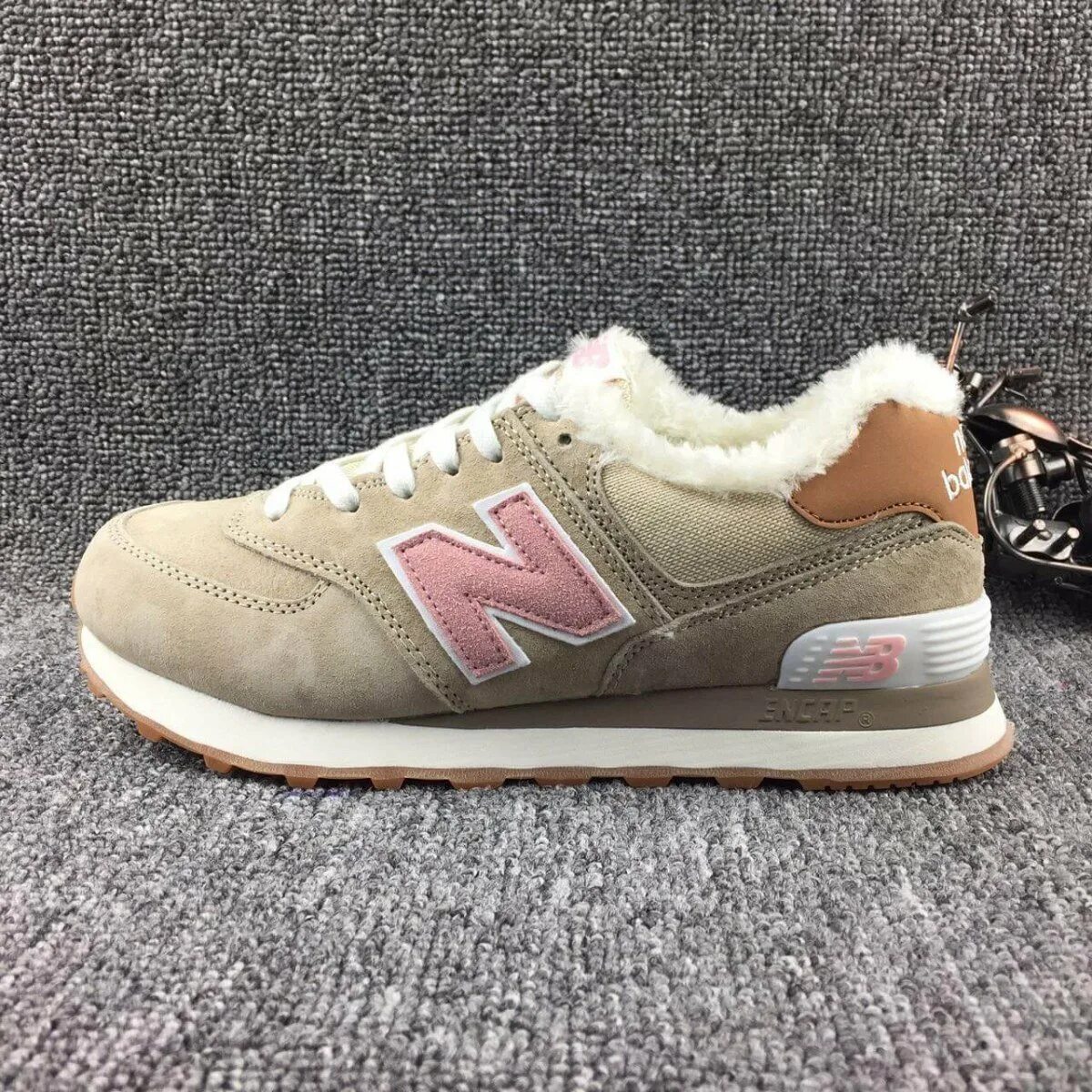 Зимние кроссовки New Balance 574. Нью бэланс 574 зимние женские. New Balance 574 с мехом. NB 574 женские зимние 1994.