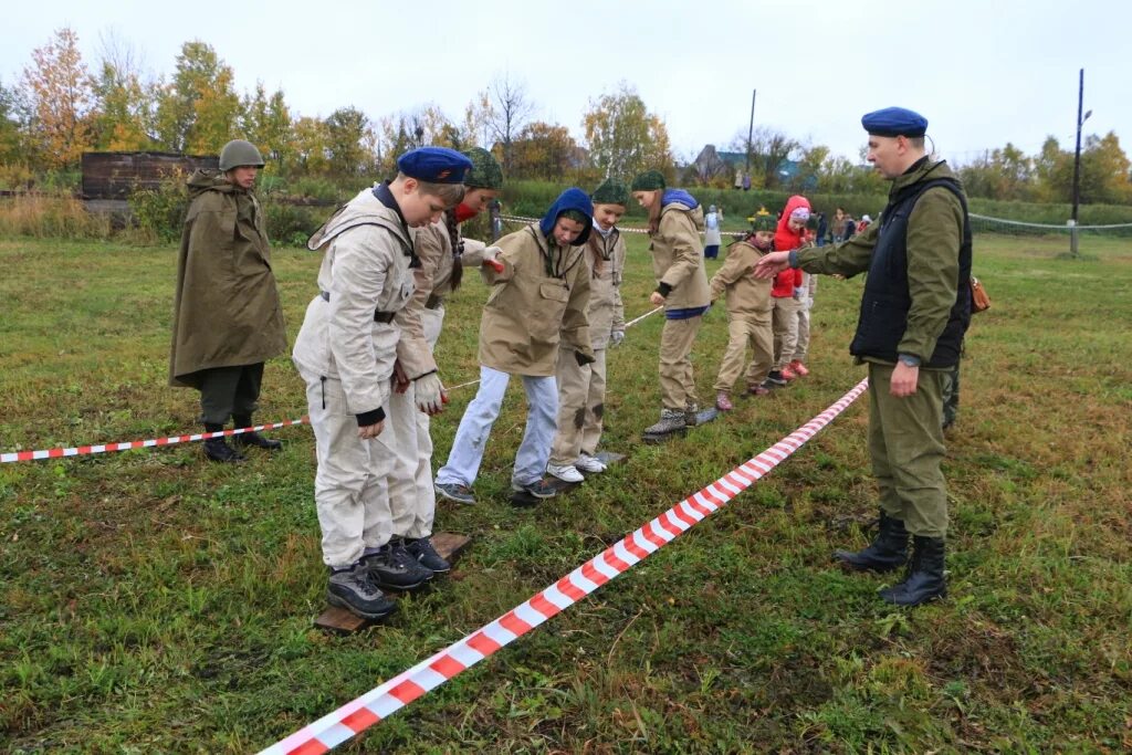 Зарница организация игры. Станция саперы Зарница. Зарница (игра). Военно патриотическая игра. Зарница полоса препятствий.