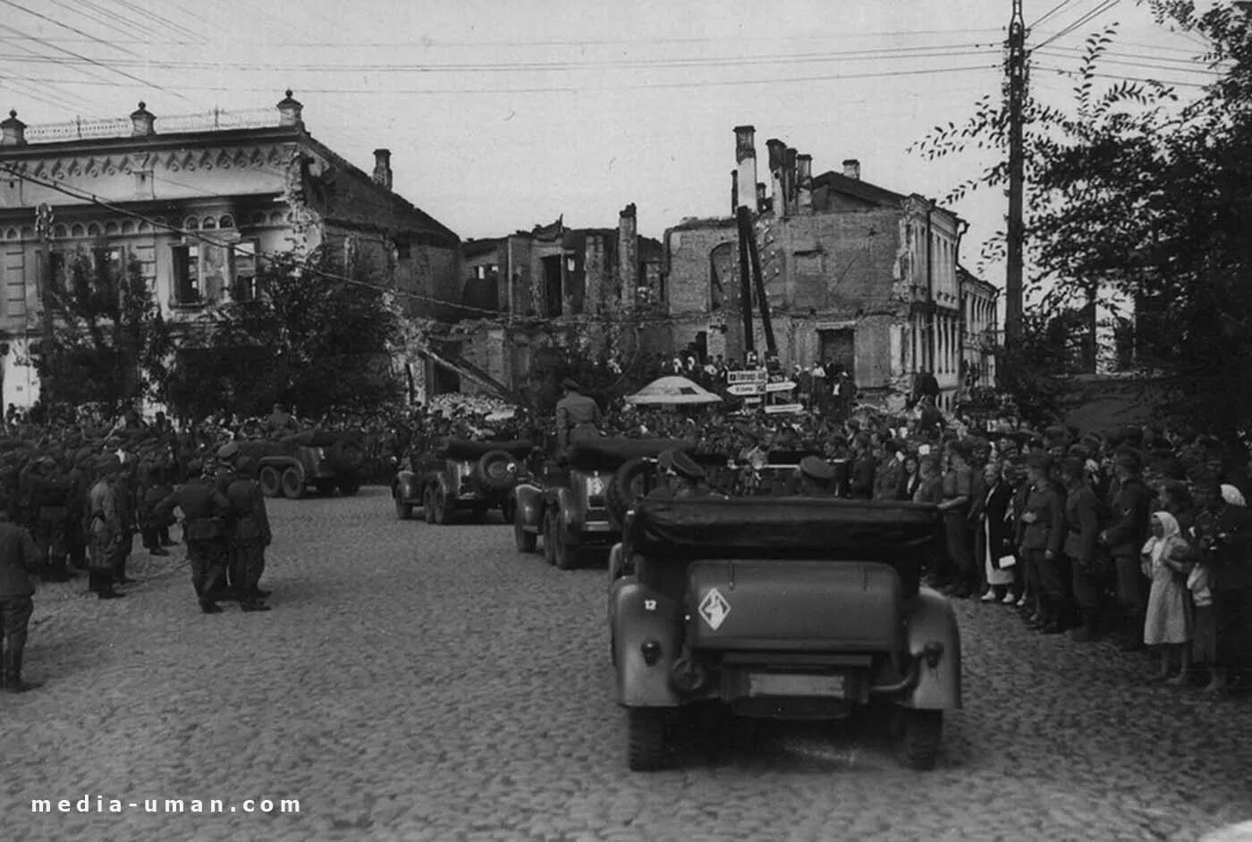Август 1941. Гитлер в умани 1941. умань август 1941. гитлер и муссолини в умани 1941. умань 1944 года.