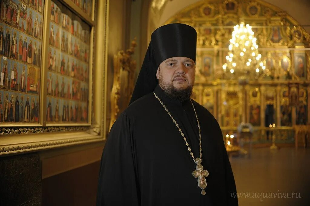 Настоятель содержание