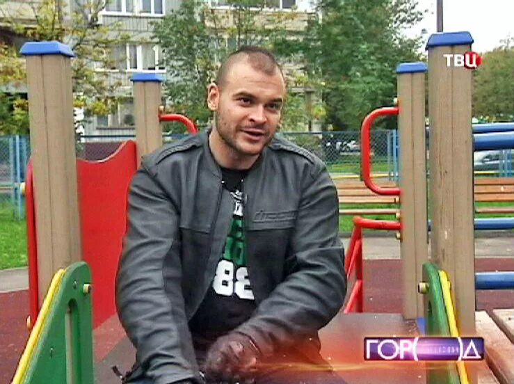 максим тесак марцинкевич в молодости. максим марцинкевич мышцы. тесак крылатское. максим марцинкевич оккупай. максим марцинкевич тесак скинхед.