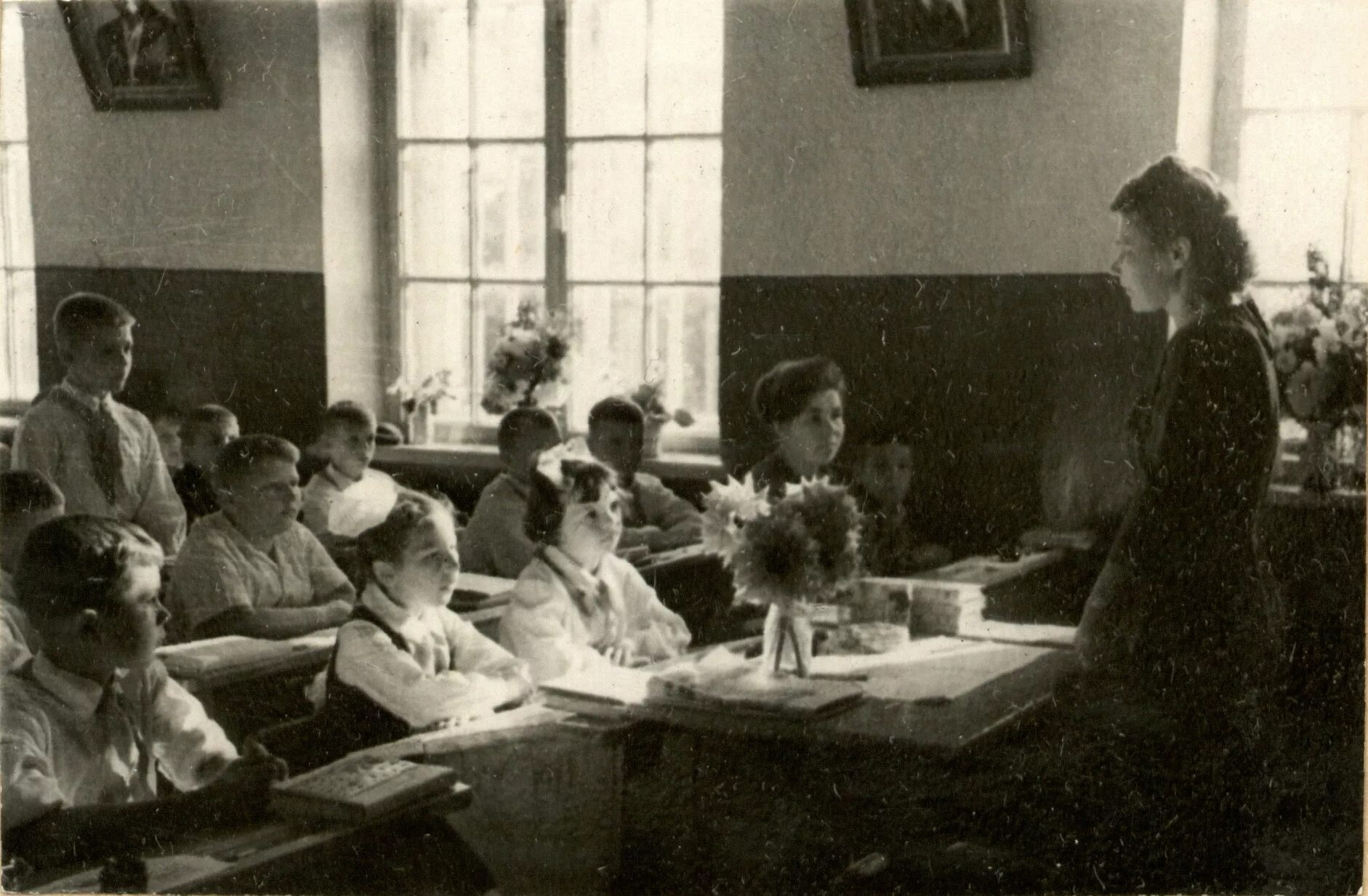 Школа 1920 х годов. Школа 1920 года. Школьники в 1930. Школы 1920-1930 годов. Школа СССР 1920.