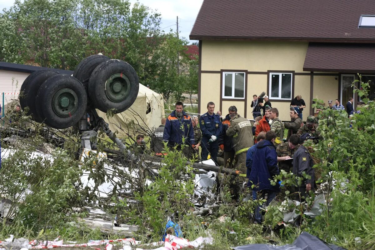 20 июня 2012. Катастрофа ту-134 под Петрозаводском. Ту 134а в Карелии катастрофа. Самолет Бесовец катастрофа. Крушение ту 134 в Петрозаводске 2011.