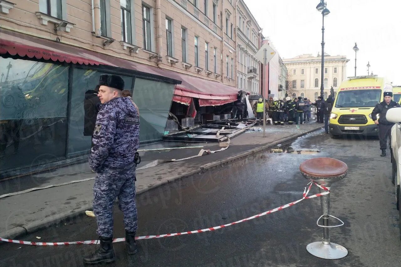 Что сегодня на второе. Взрыв в Петербурге Университетская. Взрыв в кафе в Санкт-Петербурге. Взрыв в кафе СПБ. Взорвали кафе в Санкт-Петербурге 2 апреля.