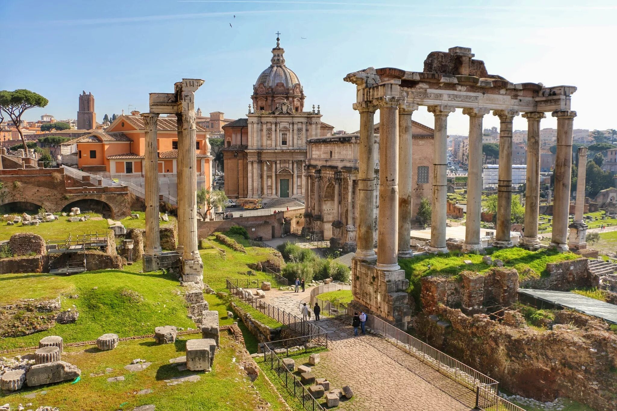 Древний рим это страна. Форо Романо Рим. Италия храм Сатурна. Римский форум в Риме. Рим столица Италии древняя эпоха.