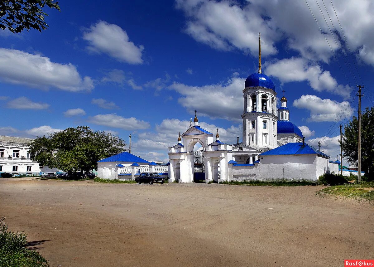 Автовокзал куртамыш. Петропавловская Церковь Куртамыш. Храм Куртамыш. Город Куртамыш Курганской области Церковь.