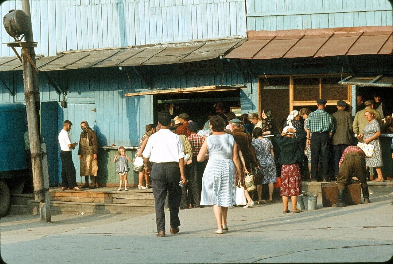 Рынок орджоникидзе. СССР Жака Дюпакье. Жак Дюпакье Фатеж. Фотографиях Жака Дюпакье 1965. СССР В цветных фотографиях Жака Дюпакье 1975.