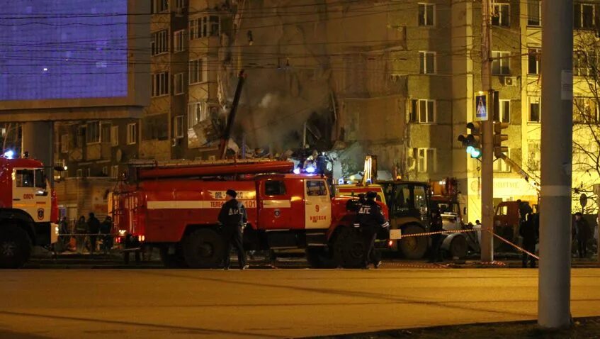 Тревога в ижевске сегодня. Дом МЧС Ижевск. Взрыв газа в Ижевске на Удмуртской. Взрыв в Ижевске на Удмуртской отремонтированный. 26 10 Взрыв газа Ижевск.