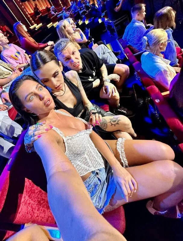 танцы на тнт 2021. выход шоу большие девочки. танцы на тнт девушки группы 2021. выход шоу большие девочки. мария ивакова форт боярд.