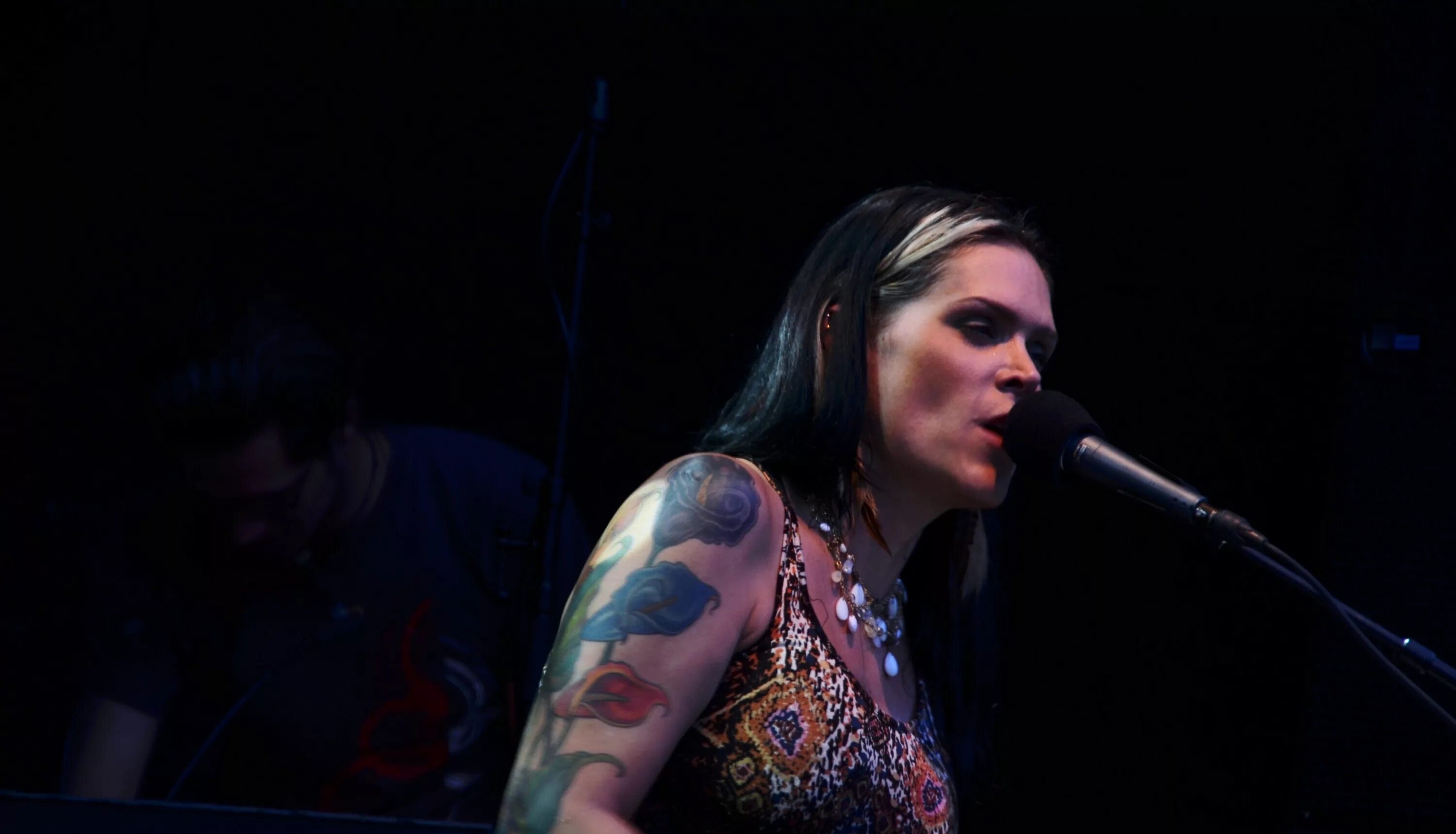 Beth hart википедия. Beth hart. beth hart тату ее.