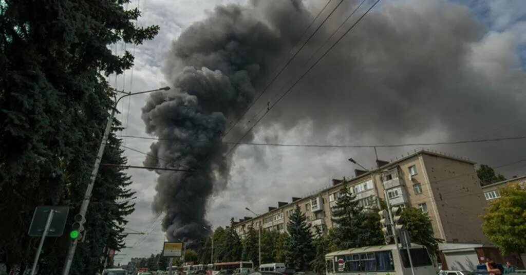 Почему в черкесске. Пожар в Черкесске на Тургеневском рынке. Тургеневский рынок Черкесск. Возгорание в Черкесске на Тургенева. Пожары в городе Черкесске.