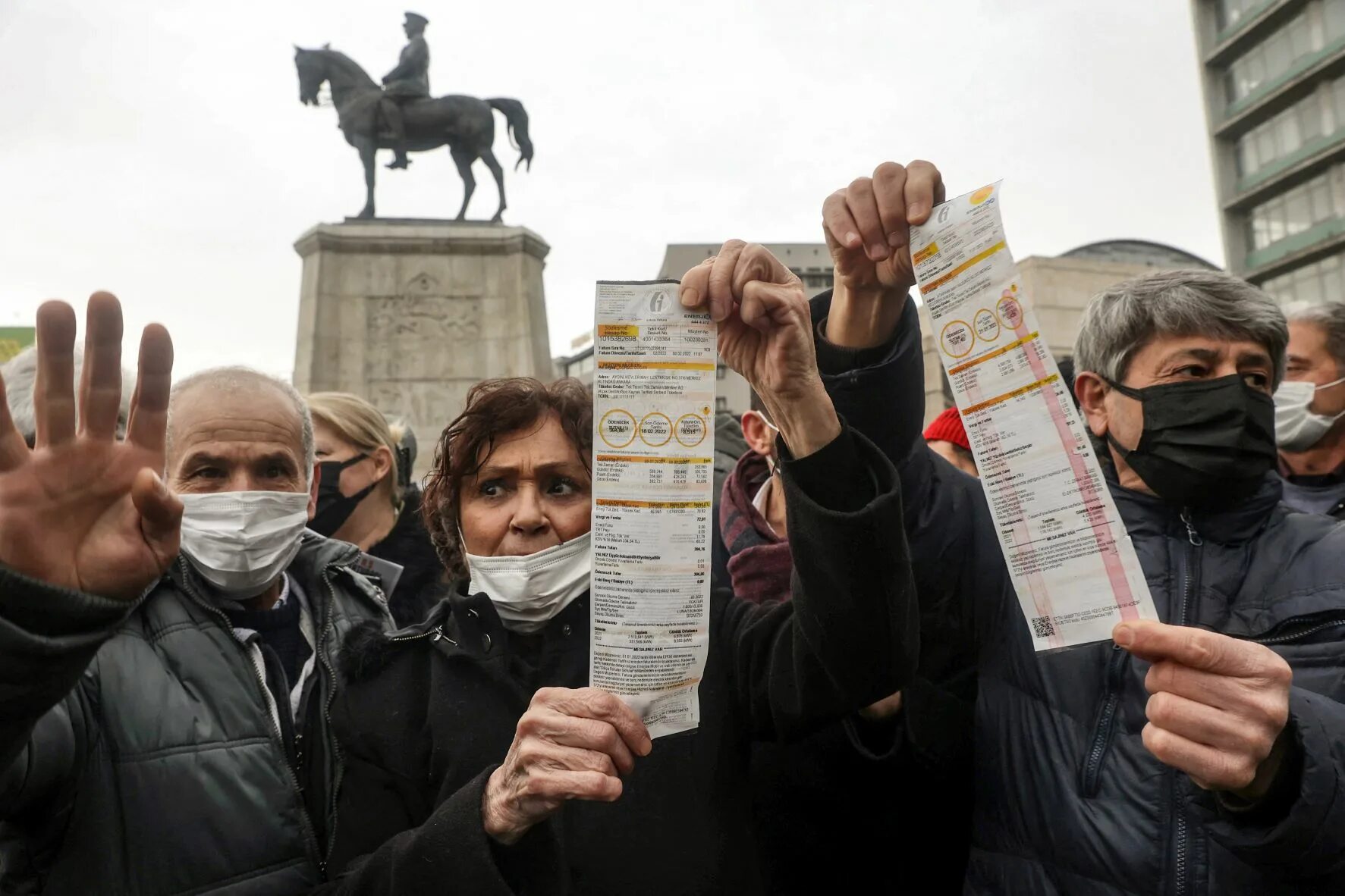Инфляция в турции в 2025. Протесты в турции. митинги протестов в турции. недовольство населения. протесты в турции из за бедности.