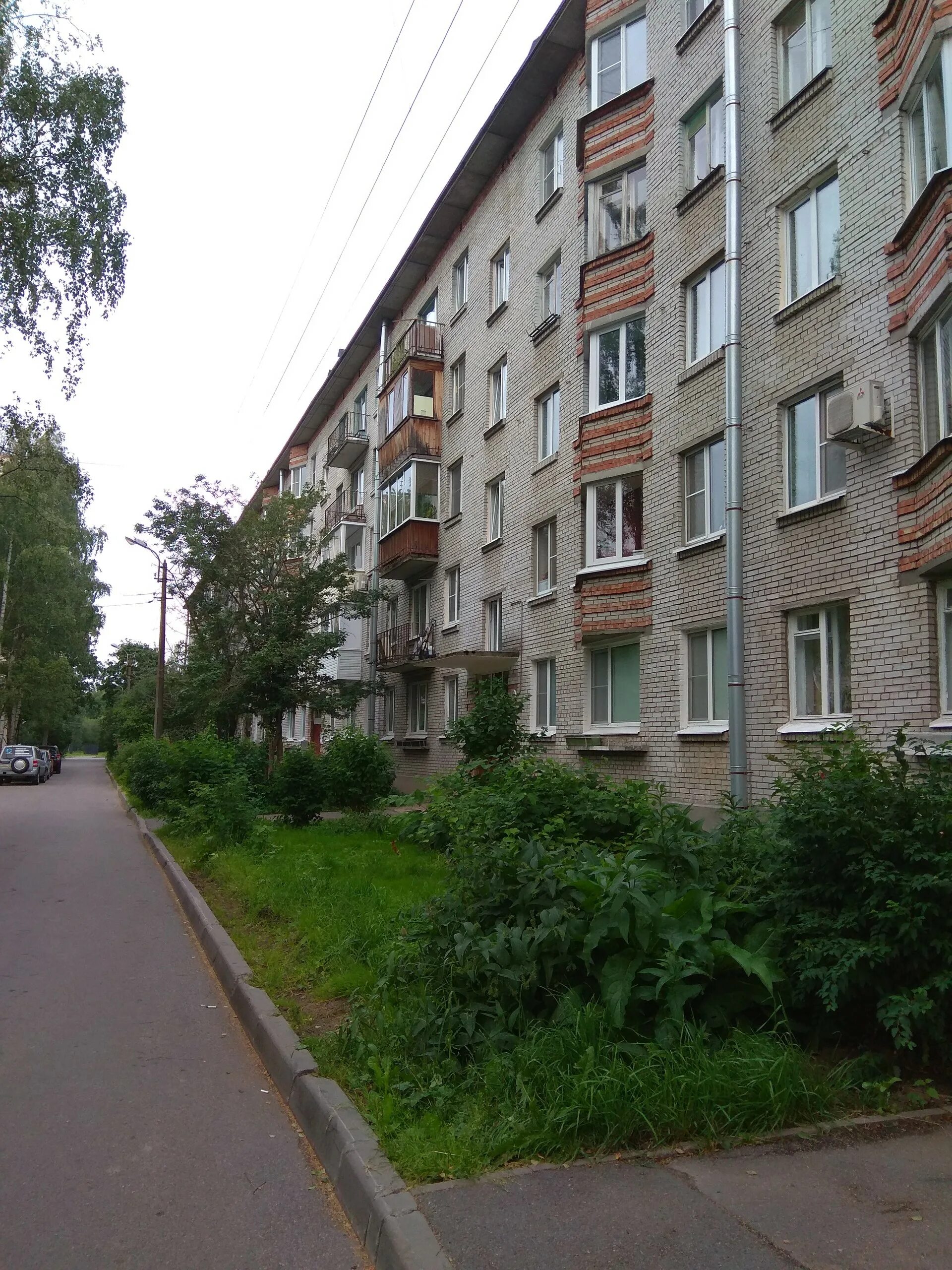 Вторичка в новом петергофе