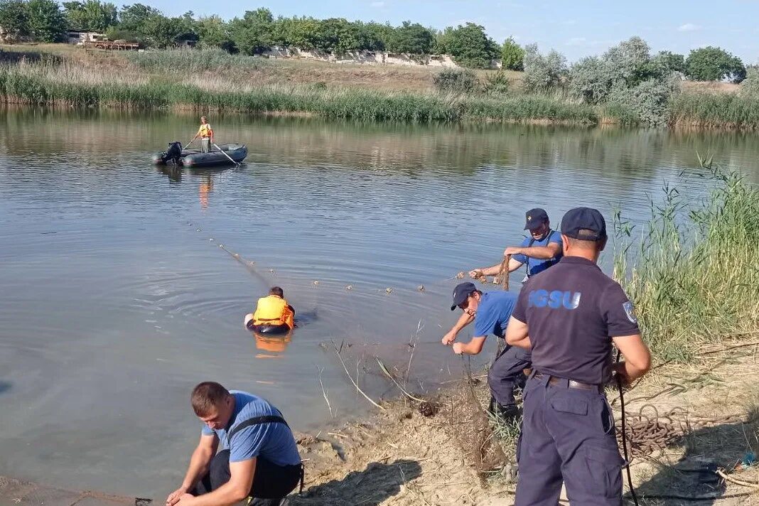 Гибнущее озеро. Трупы людей утонувших в водоёмах.