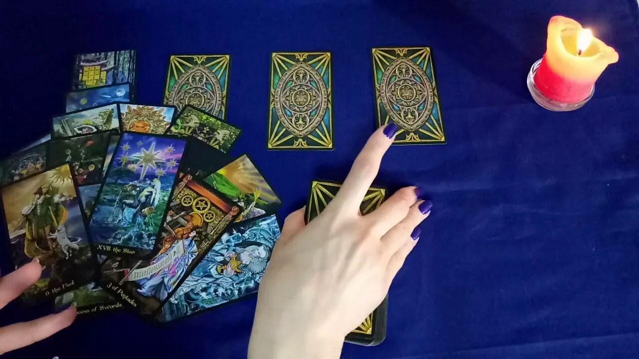 Гадание на загаданное. Таро гадани5. Гадаю на картах Таро. Гадалка Таро. Погадать на Таро.
