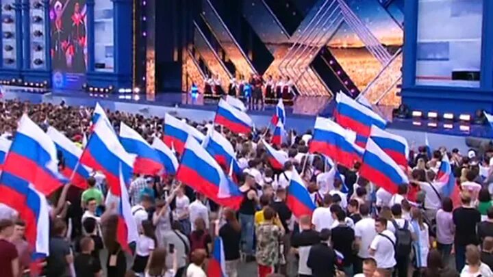 Выступление. Трансляция концерта с красной площади в москве сегодня. Прямой эфир концерт на красной площади сегодня. Прямая трансляция с красной площади в москве сейчас. Трансляция на красной площади сегодня.
