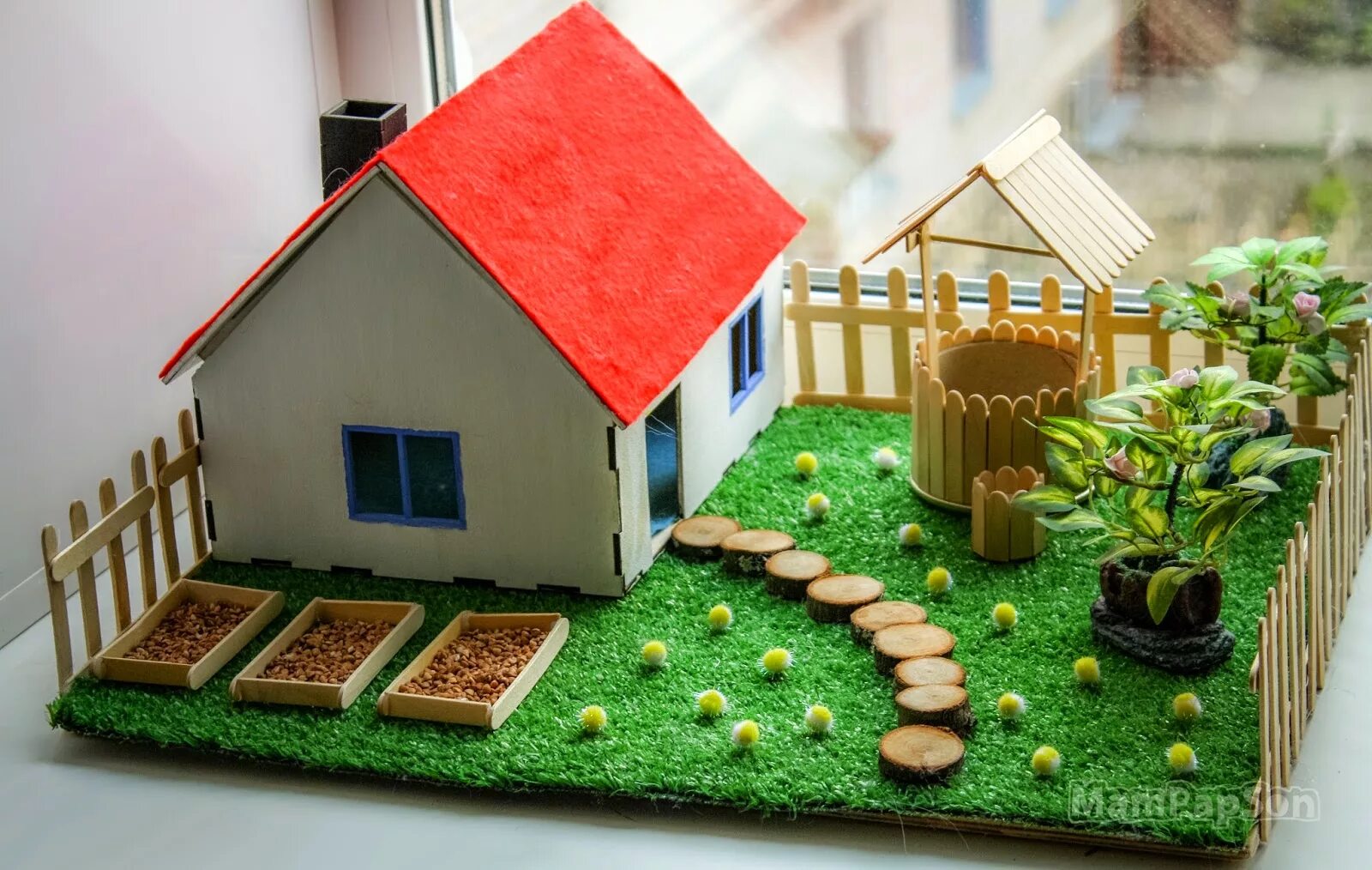 поделки из газетных трубочек. поделки из что есть дома. поделки из что есть дома. поделки для дома. сказочный домик из спичек.